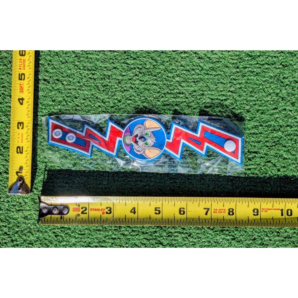 2015 Chuck E Cheese’s Mouse Rubber Plastic Snap Lightning Bolt Bracelet NOS